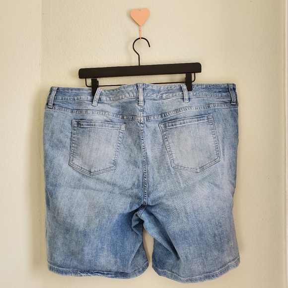 TORRID || distressed jean shorts - Picture 2 of 5